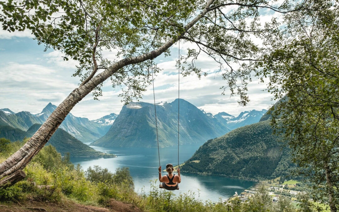 Open Call: The Institute of Hiking